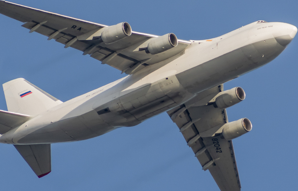 Российский ан. АН-124 ra-82042. 82042 АН 124. АН-124-100 Новосибирск 82042. Ra-82042.