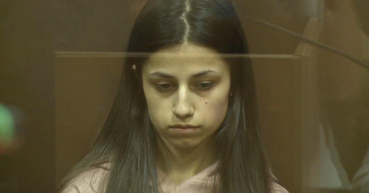 про сестер убивших отца. сестры хачатурян. сёстры хачатурян отцеубийцы. дело сестер хачатурян. сестры хачатрян.