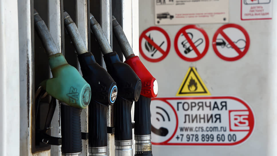 Топливо ассоциации. Топливо марки гараж. Московская топливная Ассоциация цены. Фото смешные на АЗС. Купить бензин московская область