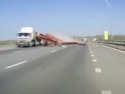 Это надо видеть: страшные кадры сняли на дороге в России