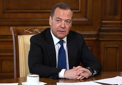 Медведев отреагировал на обсуждение в ФРГ атаки на Крым
