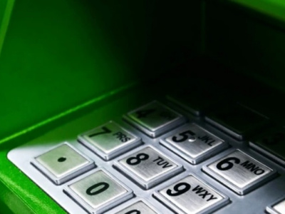В ДНР и ЛНР начали работать первые десять банкоматов популярного ба...