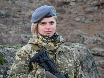 Сослуживцы пытались убить женщину-бойца ВСУ. Наши солдаты спасли ее