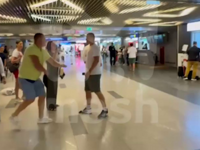 Боец-кулачник подрался с компанией мужчин в аэропорту