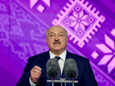 Лукашенко пообещал отключить интернет при повторении событий 2020 года